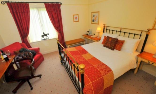 The Wellington Arms Hotel Stratfield Saye Room photo